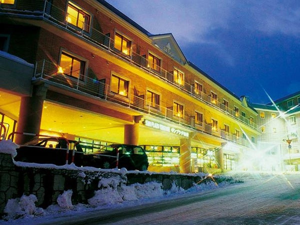 ■●夜発バス 栂池高原 2月出発セール ホテルサンプラザ栂池(1泊4日)1